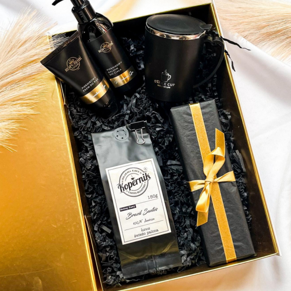 ZESTAW Z KAWĄ, KOSMETYKAMI I LISTKAMI WAFLOWYMI - PREZENT NA KAŻDĄ OKAZJĘ